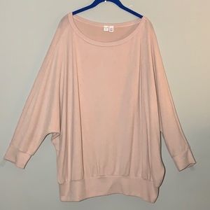 💗 Light pink fuzzy lightweight sweater 💗